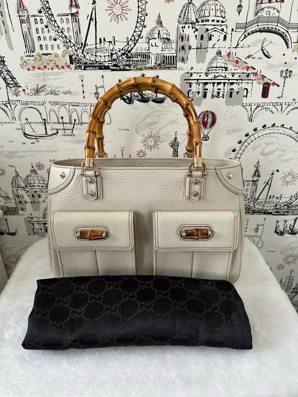 Gucci Cream Leather Tote with Bamboo Handles comes with dustbag & COA